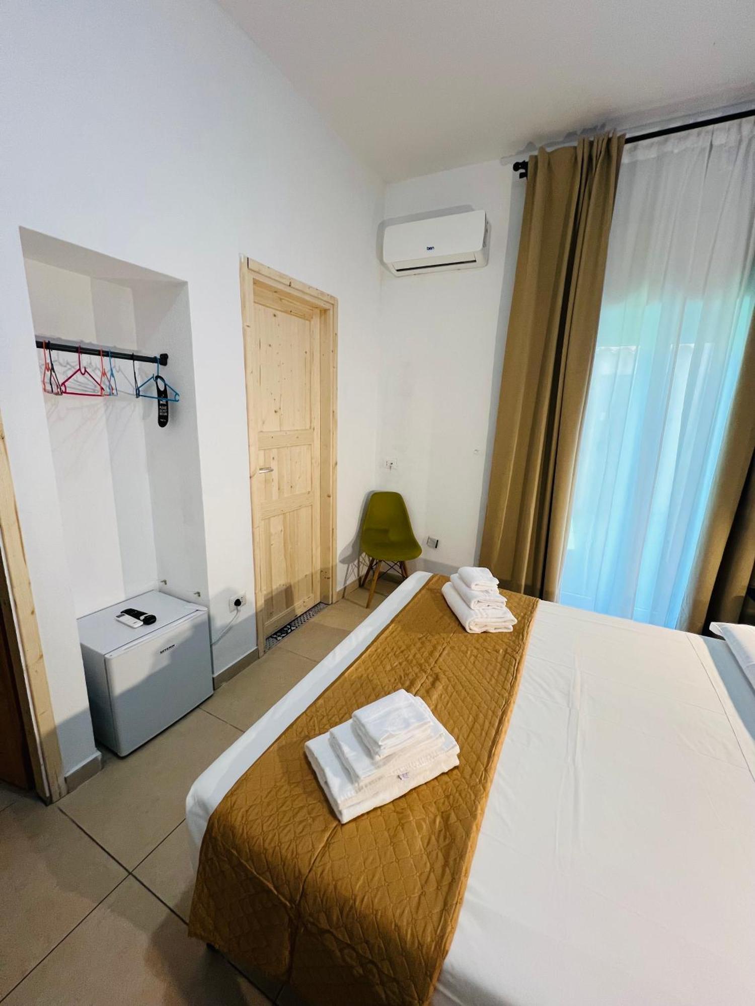 Les Chambres De Francoise Guest House Olbia Exteriör bild