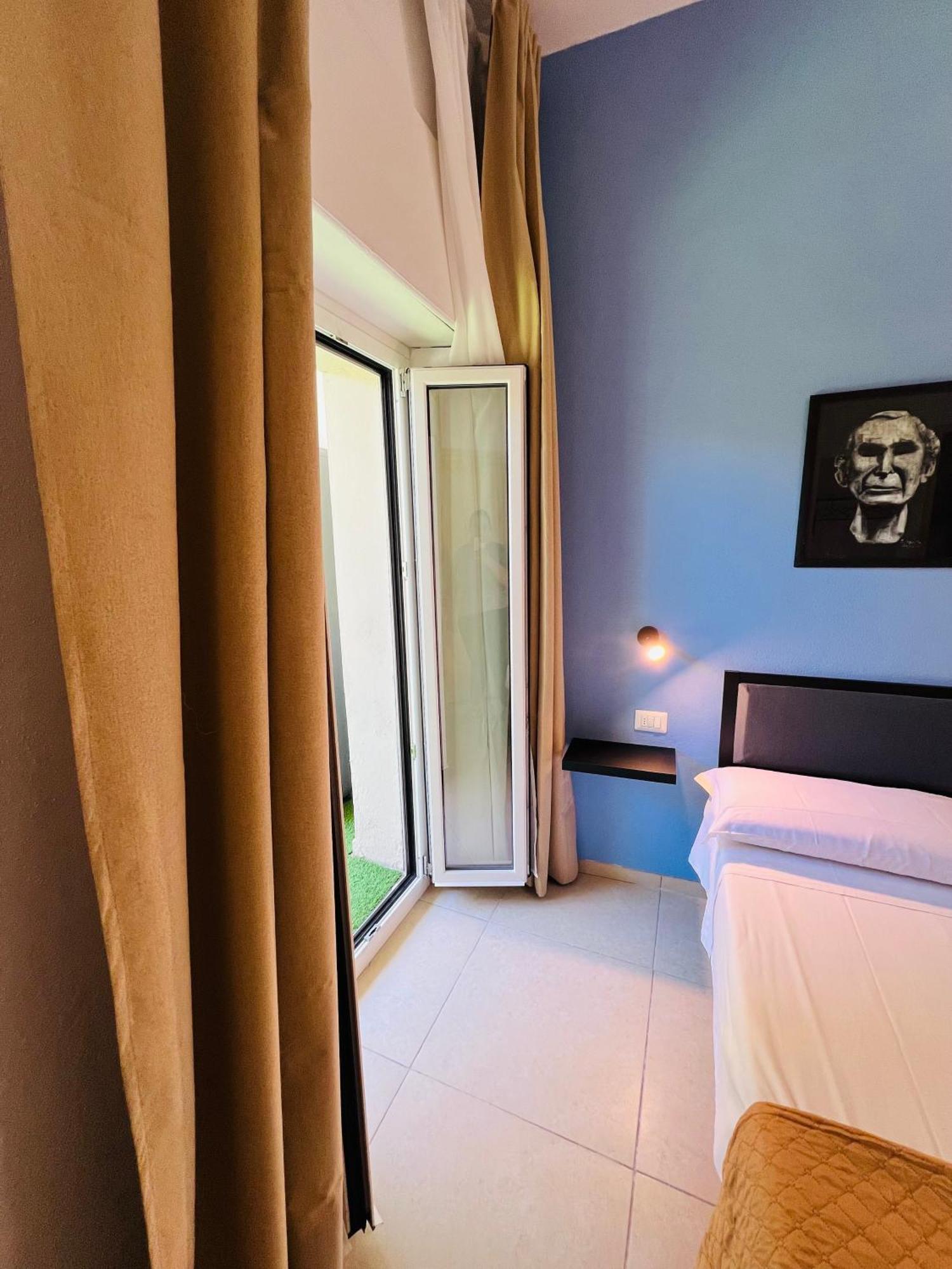 Les Chambres De Francoise Guest House Olbia Exteriör bild