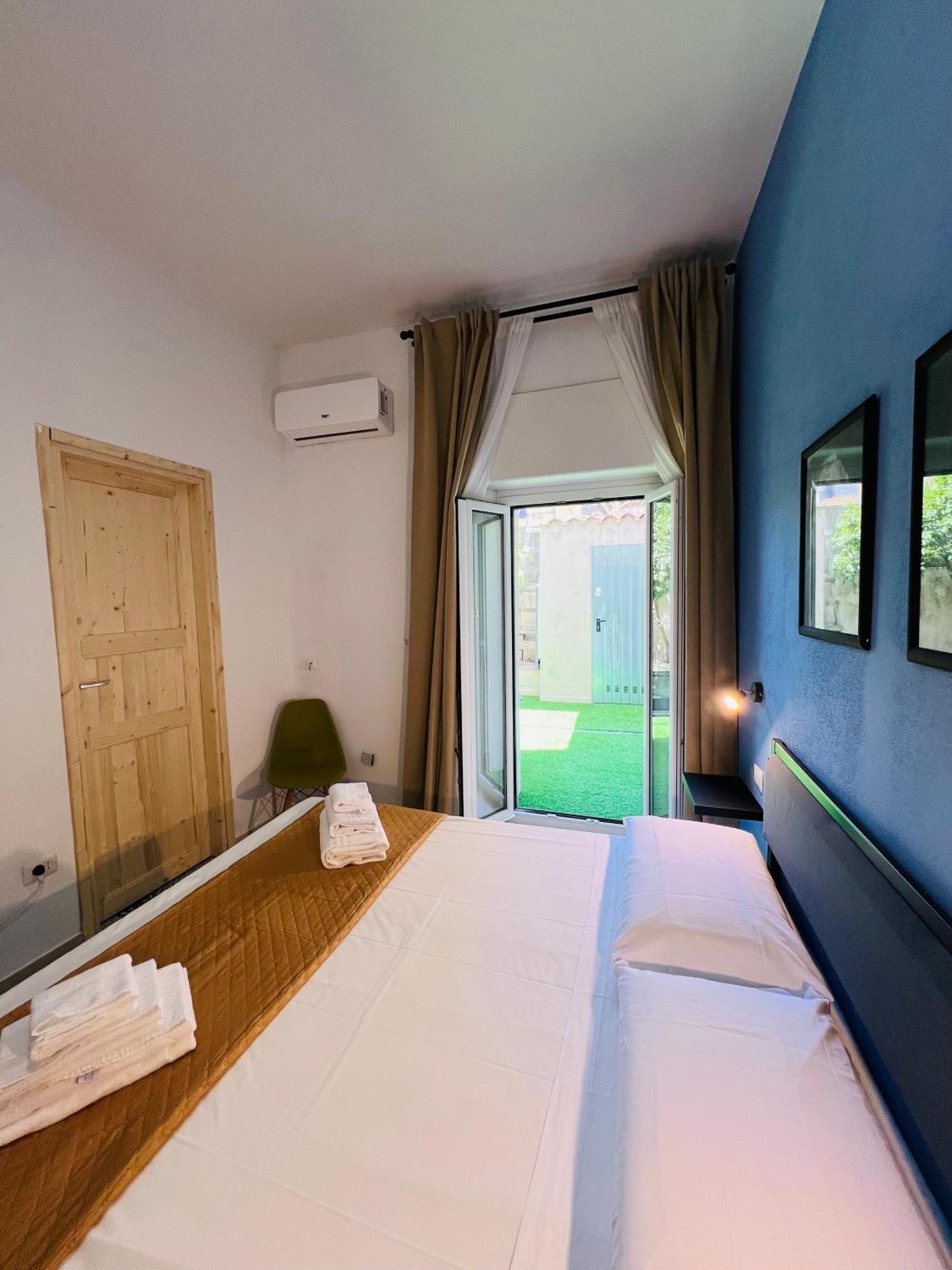Les Chambres De Francoise Guest House Olbia Exteriör bild