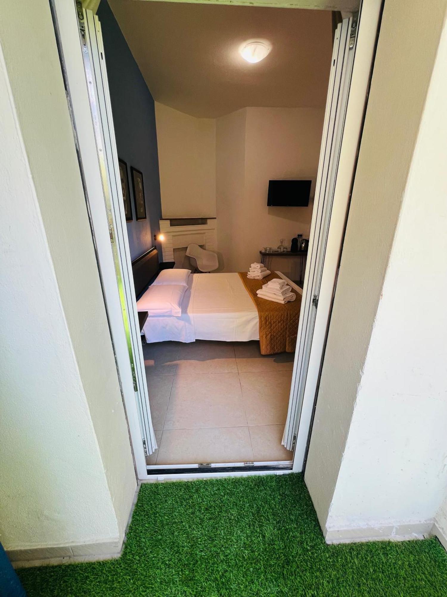 Les Chambres De Francoise Guest House Olbia Exteriör bild
