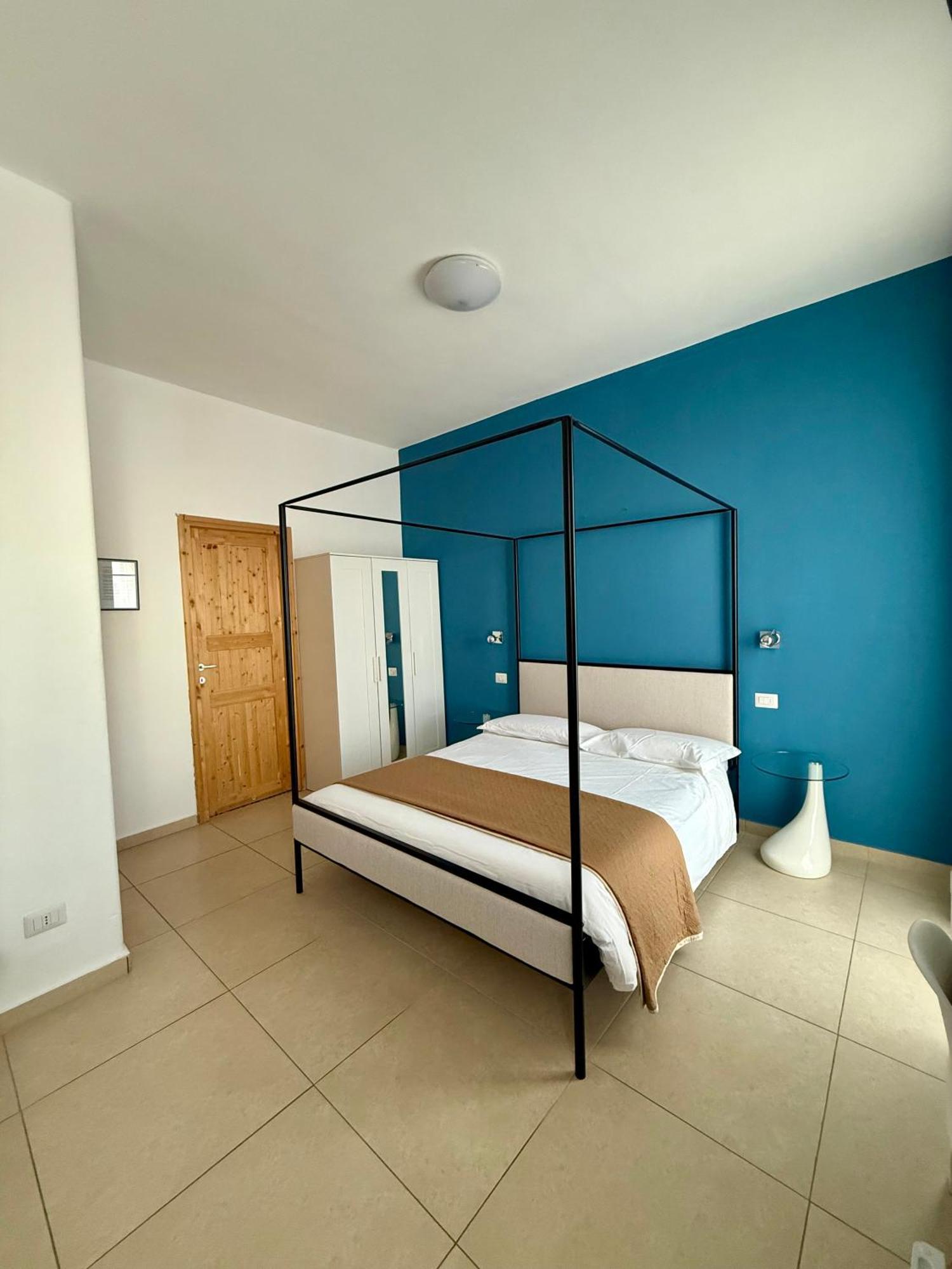 Les Chambres De Francoise Guest House Olbia Exteriör bild