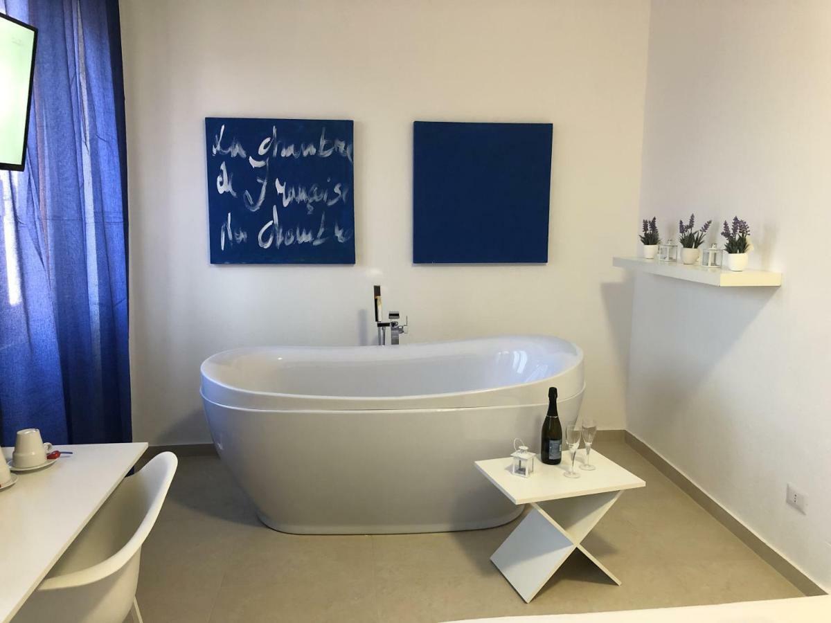 Les Chambres De Francoise Guest House Olbia Exteriör bild